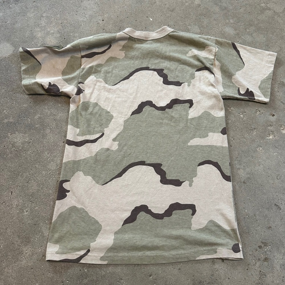 Vintage 90s Woodland Desert Camo Tee Swing T-Shirt Mens Small Military Patch USA - Picture 6 of 7